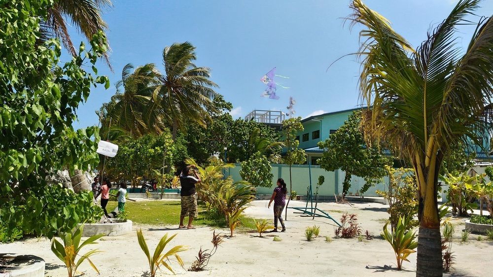Select Village Maafushi Bagian luar foto