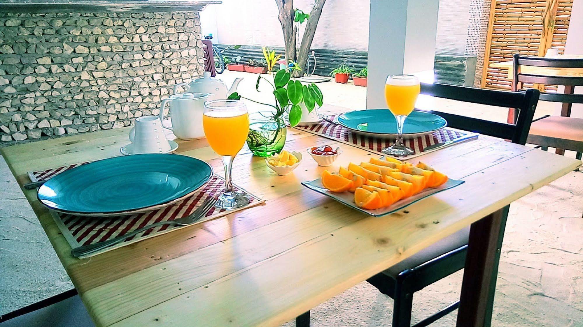 Select Village Maafushi Bagian luar foto