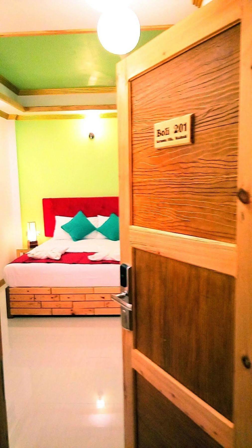Select Village Maafushi Bagian luar foto