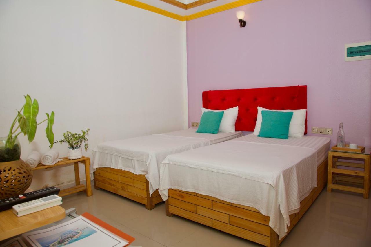 Select Village Maafushi Bagian luar foto