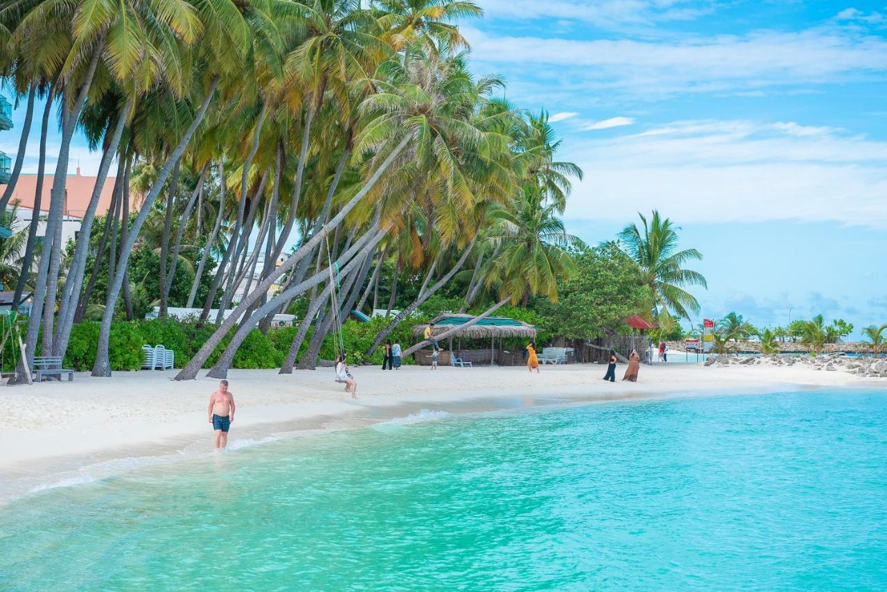 Select Village Maafushi Bagian luar foto