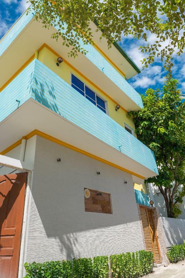 Select Village Maafushi Bagian luar foto